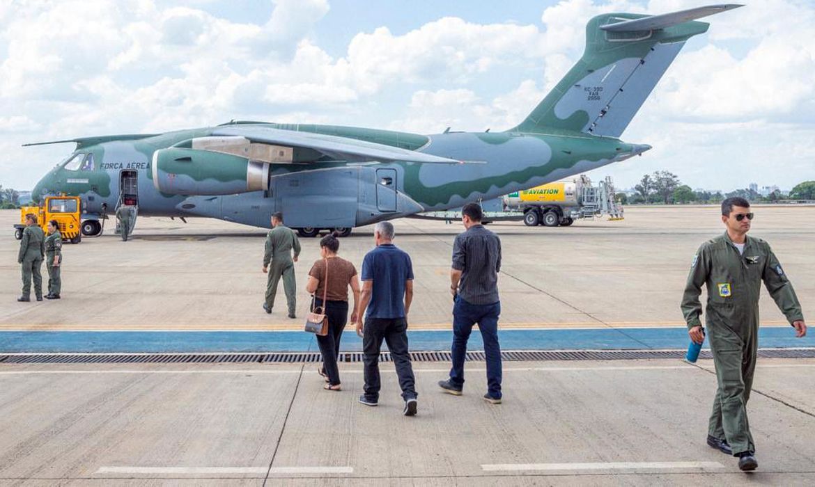 Nova aeronave KC-30 é incorporada à Força Aérea Brasileira (FAB, jogos de  avião tu 46 