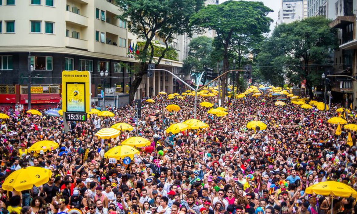 Berrini vai receber desfile de blocos de carnaval em São Paulo