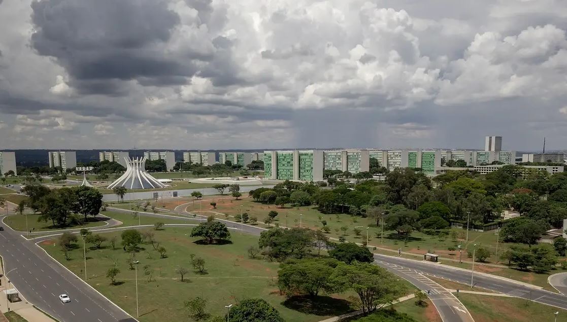 Marca de bonecas lança linha de roupinhas para homenagear profissionais da  saúde - Revista Crescer