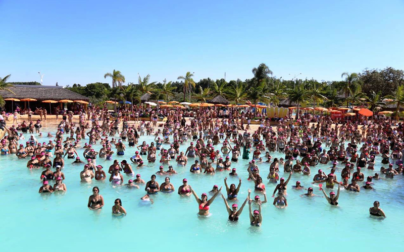 Parque aquático em Cotia (SP) conquista visitantes com atrações divertidas  e águas quentes